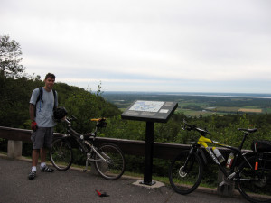 setuid at the top of Parc de la Gatineau